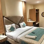 Airport Hotel Waves 5 Minutes Aerocity Metro