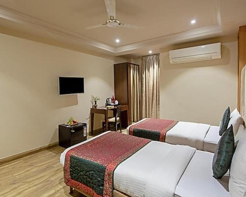 Hotel Airport Waves 5 Minutes Aerocity Metro New Delhi
