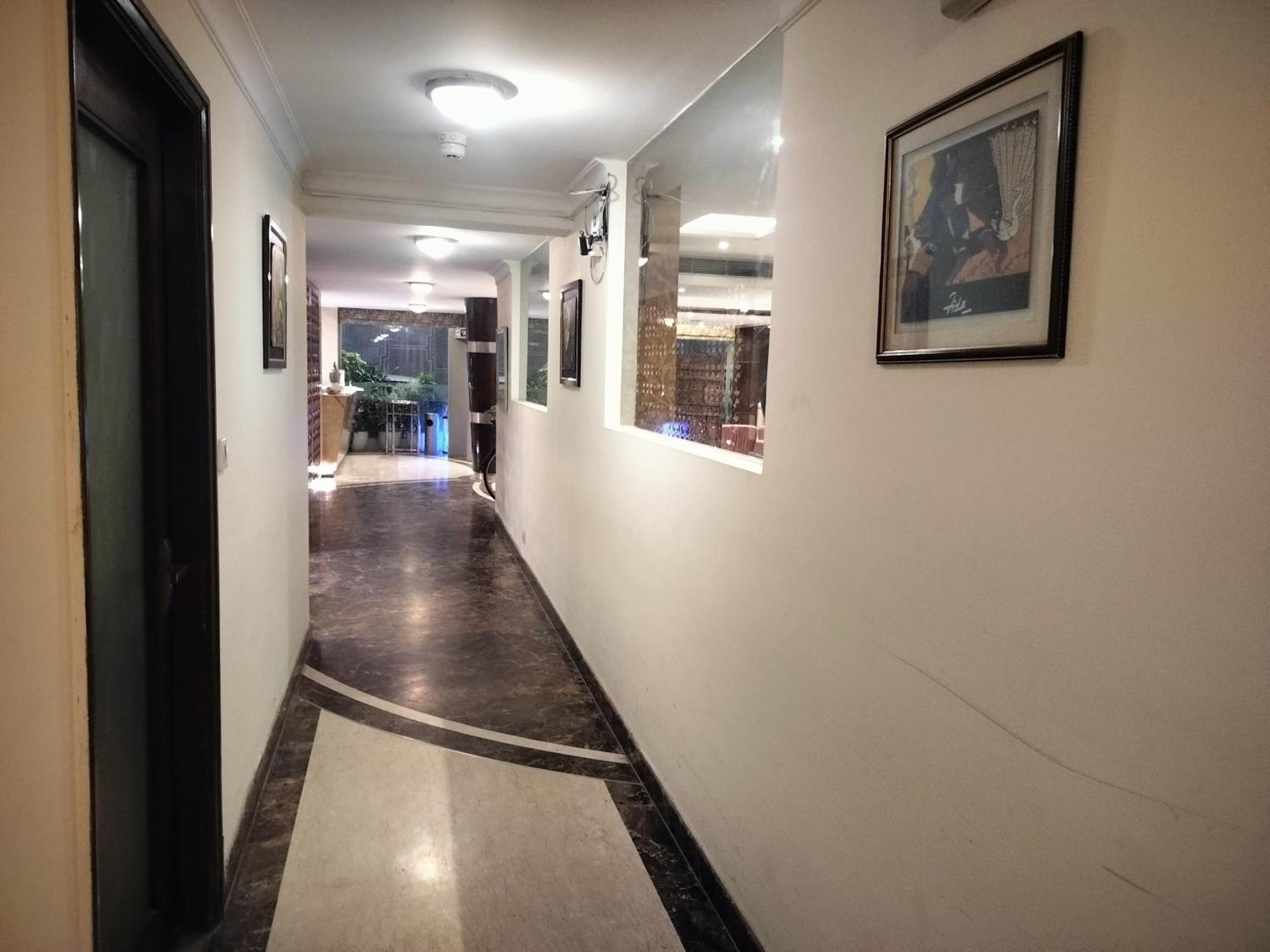 Airport Waves 5 Minutes Aerocity Metro Hotel New Delhi