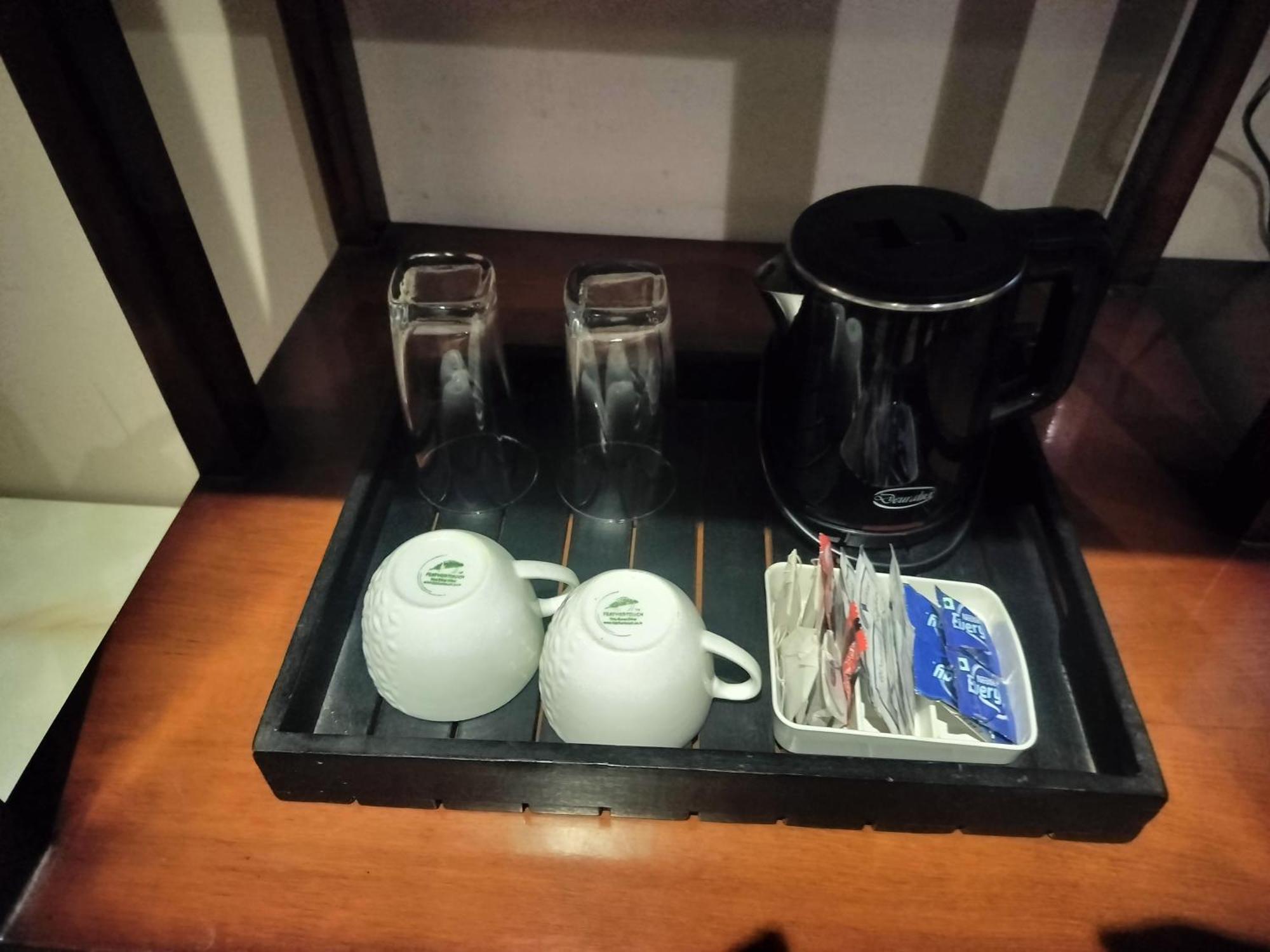 Hotel Airport Waves 5 Minutes Aerocity Metro New Delhi